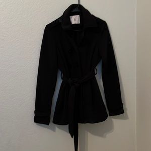 Black 100% cotton jacket.